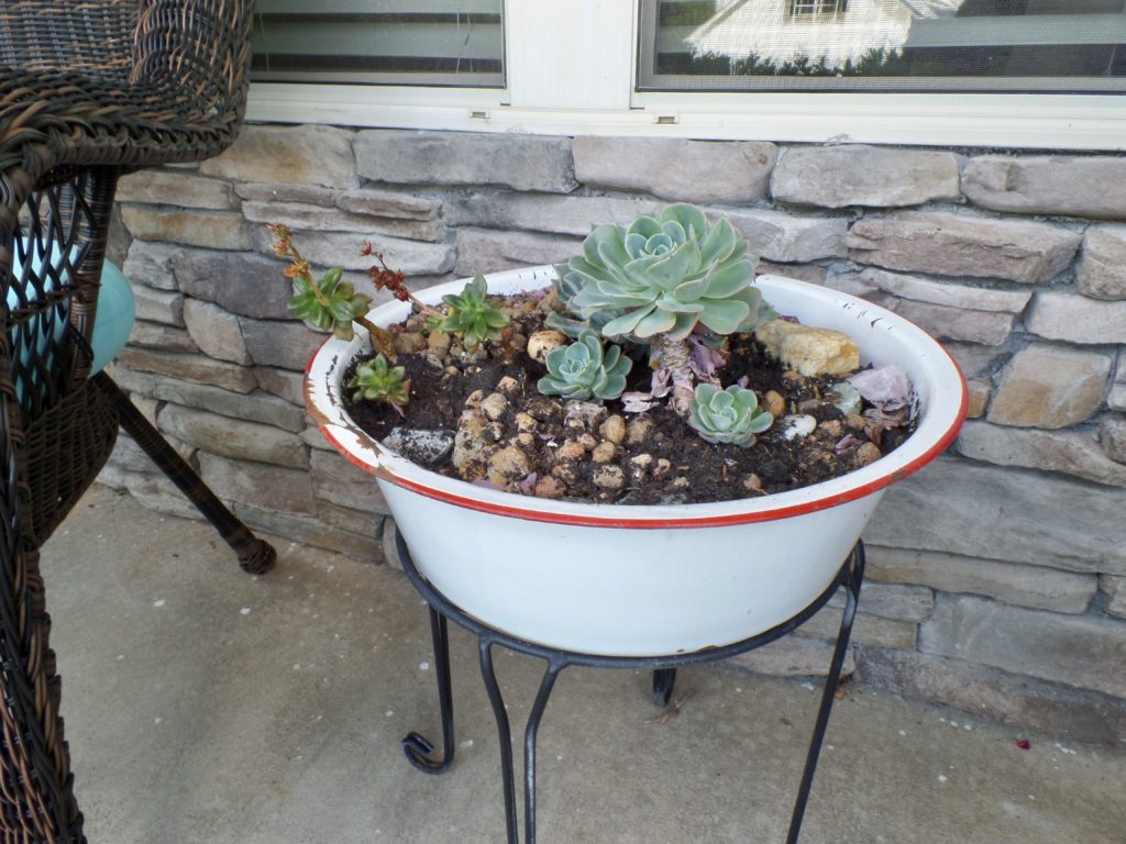 DIY planter farmhouse style enamelware