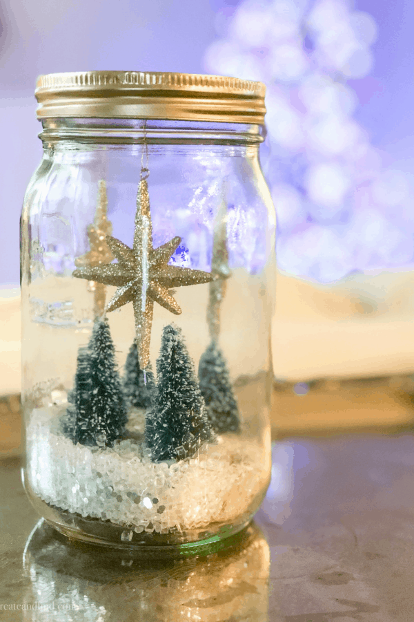 DIY Snowglobes - an easy Christmas craft for kids #createandfind #christmascrafts #easychristmascrafts