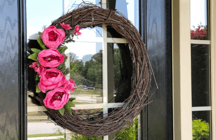 DIY Front porch decor - summer wreath with peonies