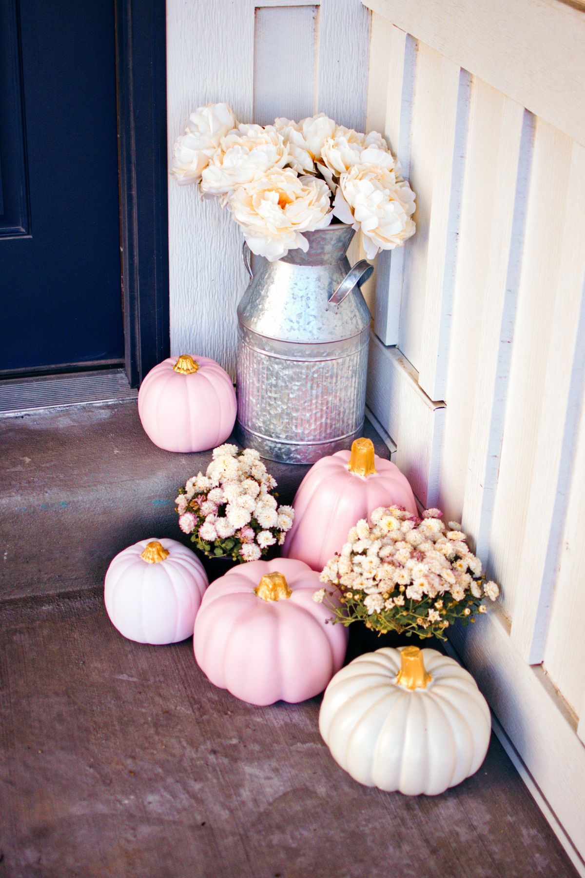 15 DIY Fall Front Porch Decor Ideas | Create and Find